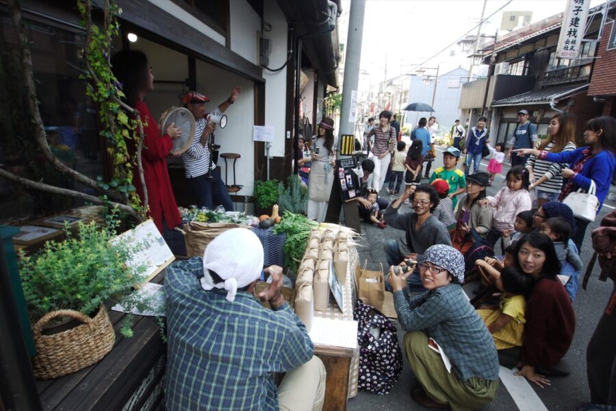 むすびの市